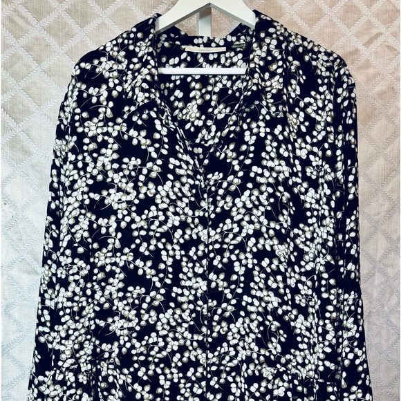Sejour Black and White Floral Print Button Front Tunic with Gathered Back, 3X - Picture 1 of 5